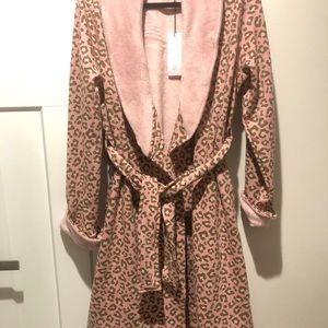 NWT Women’s Ugg Leopard Pink Bathrobe